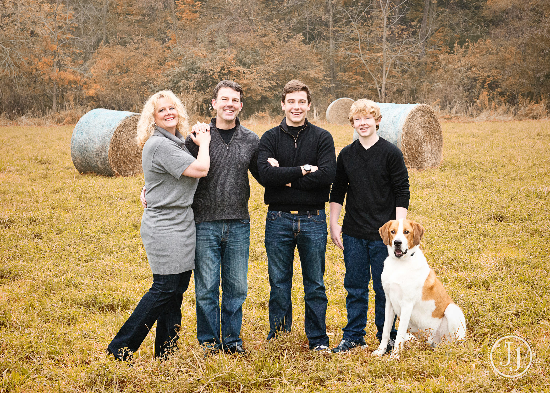 Family Pictures - Color My World Studio - Zionsville, Indiana